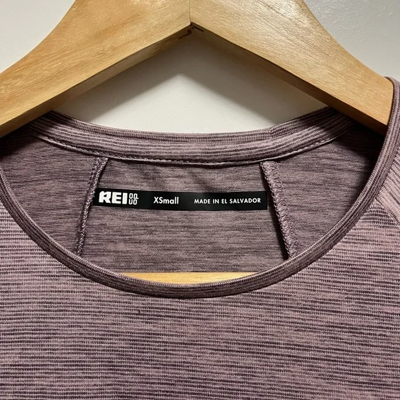 REI Women’s Purple Lightweight Hiking Long Sleeve Shirt Size XS - Picture 2 of 7